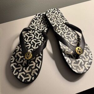 Tory Burch Monochrome Geometric Flip Flops